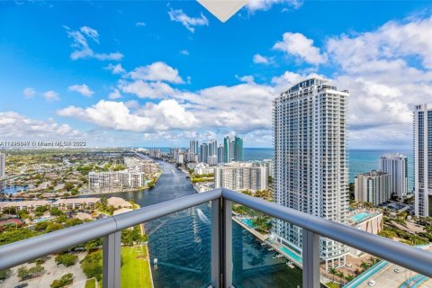 Condominio en venta en Hallandale Beach, Florida, 3 dormitorios, 146.51 m2 № 1939559 - foto 1
