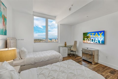 Condominio en venta en Hallandale Beach, Florida, 3 dormitorios, 146.51 m2 № 1939559 - foto 23