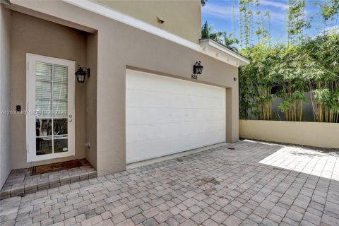 Casa en venta en Fort Lauderdale, Florida, 3 dormitorios, 244.33 m2 № 2065059 - foto 6
