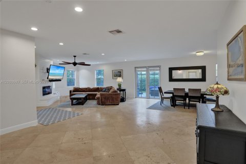 Casa en venta en Fort Lauderdale, Florida, 3 dormitorios, 244.33 m2 № 2065059 - foto 7