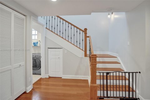 Casa en venta en Fort Lauderdale, Florida, 3 dormitorios, 244.33 m2 № 2065059 - foto 18