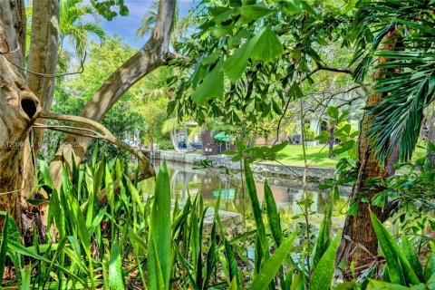 Casa en venta en Fort Lauderdale, Florida, 3 dormitorios, 244.33 m2 № 2065059 - foto 2