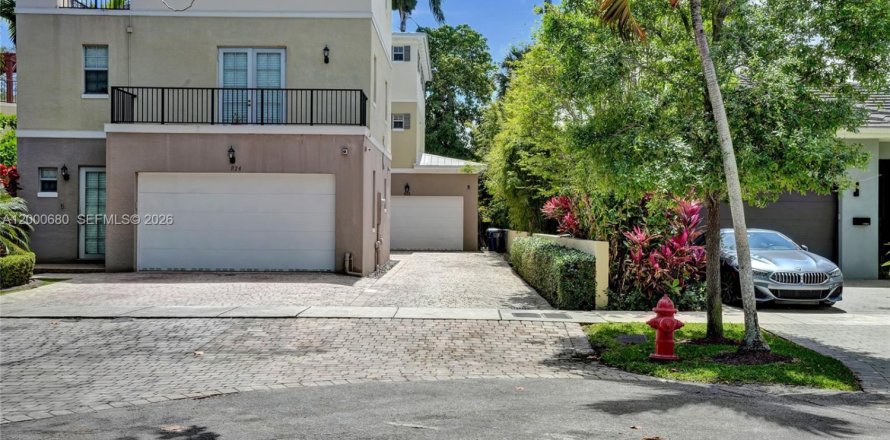 Casa en Fort Lauderdale, Florida 3 dormitorios, 244.33 m2 № 2065059