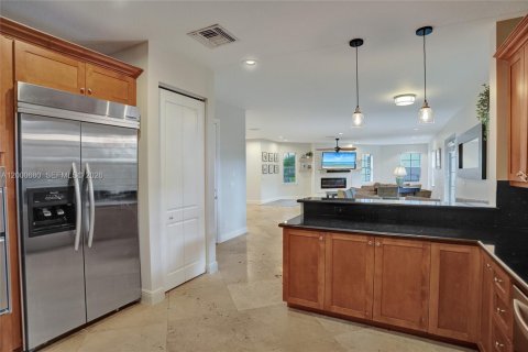 Casa en venta en Fort Lauderdale, Florida, 3 dormitorios, 244.33 m2 № 2065059 - foto 14