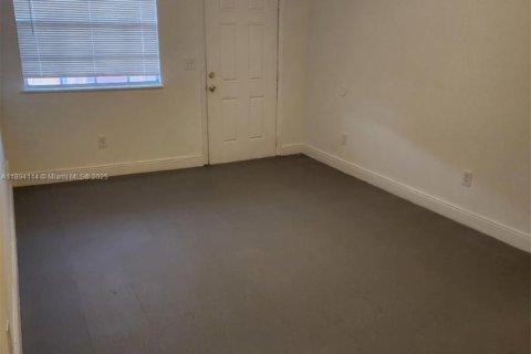 Condominio en venta en Opa-locka, Florida, 3 dormitorios, 98.1 m2 № 1945890 - foto 24