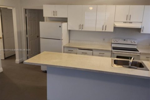 Condominio en venta en Opa-locka, Florida, 3 dormitorios, 98.1 m2 № 1945890 - foto 5