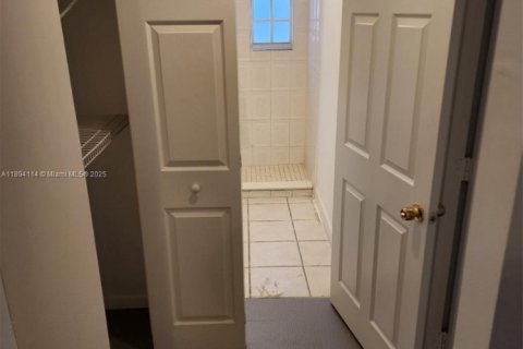 Condominio en venta en Opa-locka, Florida, 3 dormitorios, 98.1 m2 № 1945890 - foto 14