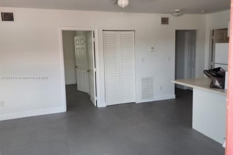 Condominio en venta en Opa-locka, Florida, 3 dormitorios, 98.1 m2 № 1945890 - foto 29