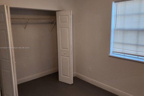 Condominio en venta en Opa-locka, Florida, 3 dormitorios, 98.1 m2 № 1945890 - foto 10