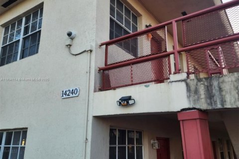 Condominio en venta en Opa-locka, Florida, 3 dormitorios, 98.1 m2 № 1945890 - foto 26
