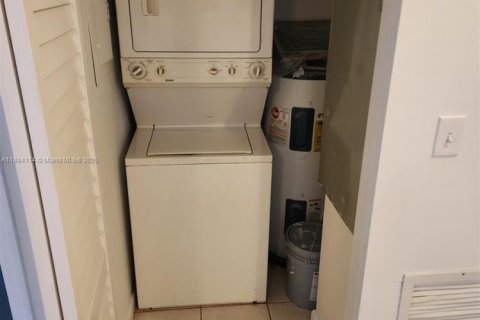 Condominio en venta en Opa-locka, Florida, 3 dormitorios, 98.1 m2 № 1945890 - foto 12