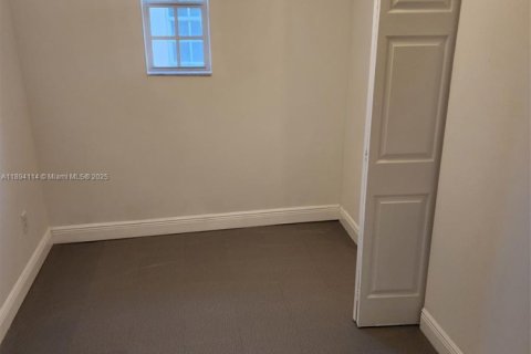 Condominio en venta en Opa-locka, Florida, 3 dormitorios, 98.1 m2 № 1945890 - foto 17