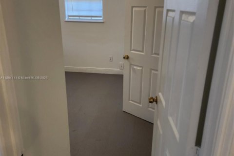 Condominio en venta en Opa-locka, Florida, 3 dormitorios, 98.1 m2 № 1945890 - foto 9
