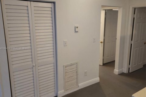 Condominio en venta en Opa-locka, Florida, 3 dormitorios, 98.1 m2 № 1945890 - foto 8