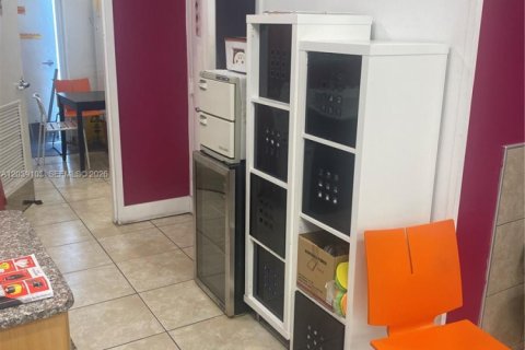 Купить коммерческую недвижимость в Майами-Бич, Флорида № 2083670 - фото 16