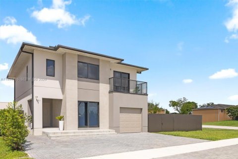 Casa en venta en Florida City, Florida, 5 dormitorios, 176.7 m2 № 2058885 - foto 2