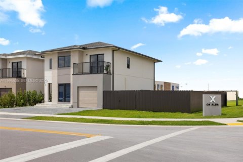 Casa en Florida City, Florida 5 dormitorios, 176.7 m2 № 2058885