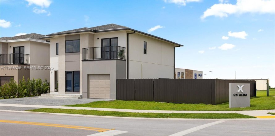 Casa en Florida City, Florida 5 dormitorios, 176.7 m2 № 2058885