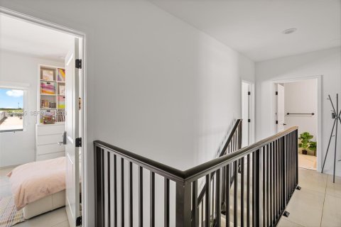 Casa en venta en Florida City, Florida, 5 dormitorios, 176.7 m2 № 2058885 - foto 25