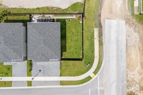 Casa en venta en Florida City, Florida, 5 dormitorios, 176.7 m2 № 2058885 - foto 5