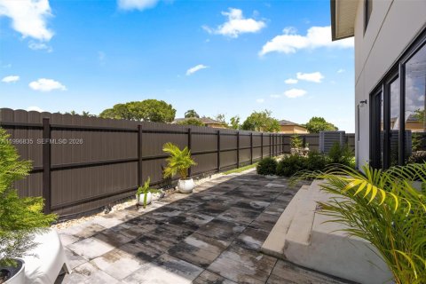 Casa en venta en Florida City, Florida, 5 dormitorios, 176.7 m2 № 2058885 - foto 7