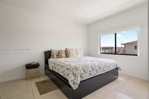 Casa en venta en Florida City, Florida, 5 dormitorios, 176.7 m2 № 2058885 - foto 28