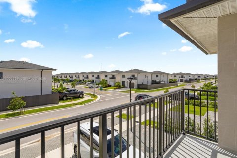 Casa en venta en Florida City, Florida, 5 dormitorios, 176.7 m2 № 2058885 - foto 19