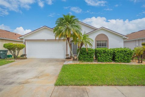 House in Daytona Beach, Florida 3 bedrooms, 150.32 sq.m. № 1416690 - photo 1