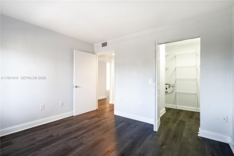 Copropriété à vendre à Pembroke Pines, Floride: 2 chambres № 2025558 - photo 19