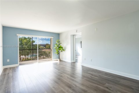 Copropriété à vendre à Pembroke Pines, Floride: 2 chambres № 2025558 - photo 2