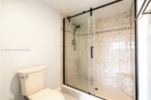 Copropriété à vendre à Pembroke Pines, Floride: 2 chambres № 2025558 - photo 17