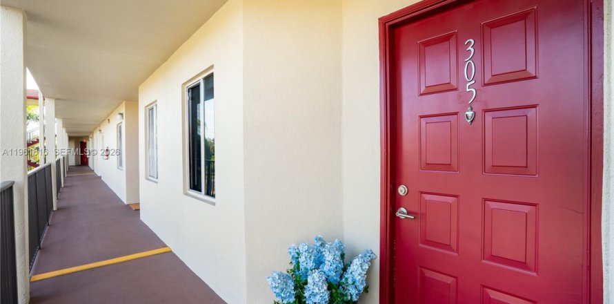 Condo à Pembroke Pines, Floride, 2 chambres  № 2025558