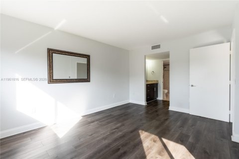 Copropriété à vendre à Pembroke Pines, Floride: 2 chambres № 2025558 - photo 15