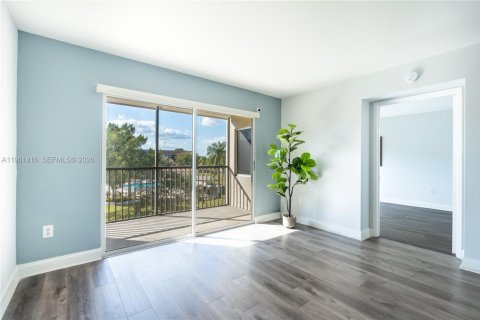 Copropriété à vendre à Pembroke Pines, Floride: 2 chambres № 2025558 - photo 12