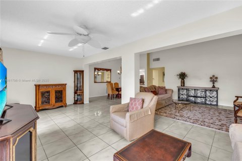 Casa en venta en Deerfield Beach, Florida, 2 dormitorios, 135.27 m2 № 1943894 - foto 18
