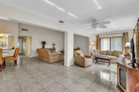 Casa en venta en Deerfield Beach, Florida, 2 dormitorios, 135.27 m2 № 1943894 - foto 17