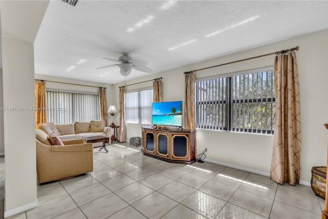 Casa en venta en Deerfield Beach, Florida, 2 dormitorios, 135.27 m2 № 1943894 - foto 16