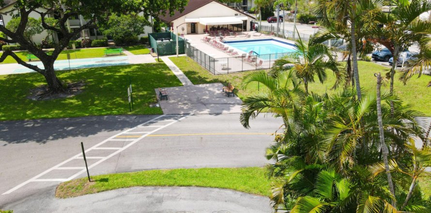 Condominio en Lake Worth, Florida, 2 dormitorios № 1207294