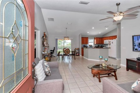 House in Summerfield, Florida 3 bedrooms, 133.69 sq.m. № 1810939 - photo 4
