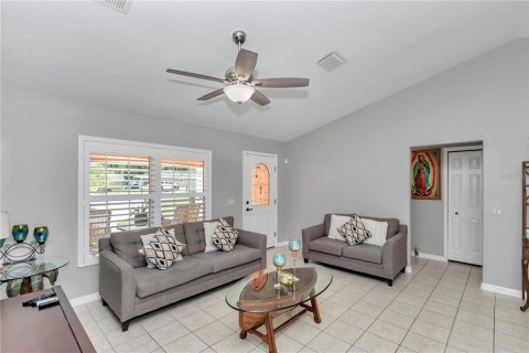 House in Summerfield, Florida 3 bedrooms, 133.69 sq.m. № 1810939 - photo 7