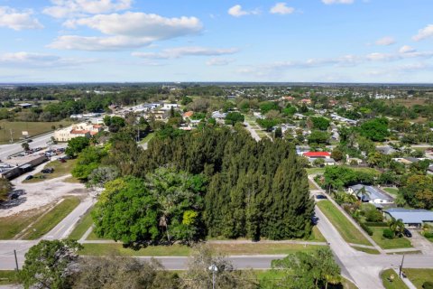 Land in Indiantown, Florida № 1091852 - photo 1