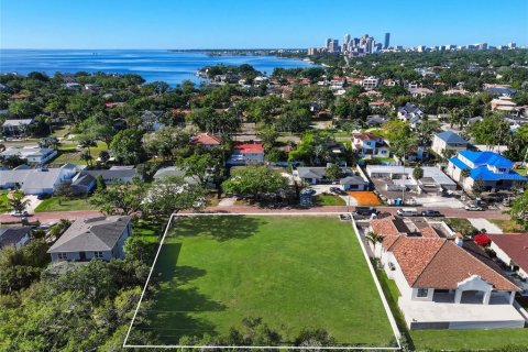 Land in Saint Petersburg, Florida № 2116096
