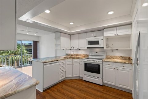 Copropriété à vendre à Largo, Floride: 3 chambres, 169.08 m2 № 2296585 - photo 8