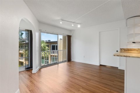 Copropriété à vendre à Largo, Floride: 3 chambres, 169.08 m2 № 2296585 - photo 11