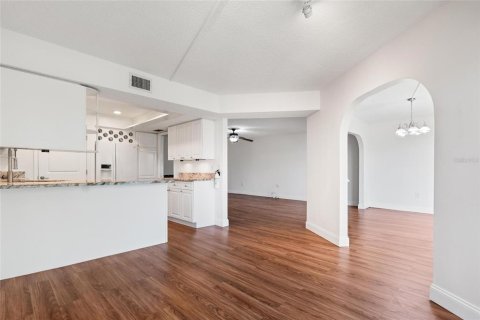 Copropriété à vendre à Largo, Floride: 3 chambres, 169.08 m2 № 2296585 - photo 10