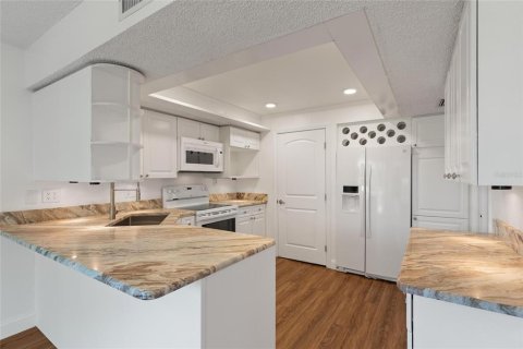 Copropriété à vendre à Largo, Floride: 3 chambres, 169.08 m2 № 2296585 - photo 9