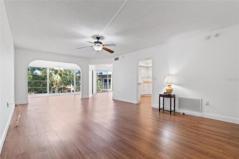 Copropriété à vendre à Largo, Floride: 3 chambres, 169.08 m2 № 2296585 - photo 22