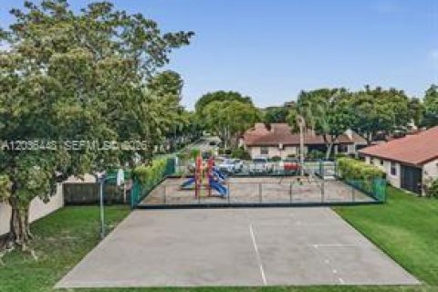 Copropriété à vendre à Plantation, Floride: 3 chambres, 150.5 m2 № 2335114 - photo 6