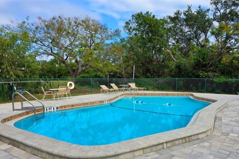 Townhouse in Sarasota, Florida 2 bedrooms, 102.56 sq.m. № 1913473 - photo 27