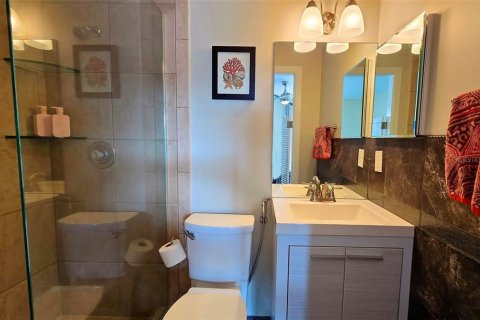 Townhouse in Sarasota, Florida 2 bedrooms, 102.56 sq.m. № 1913473 - photo 22
